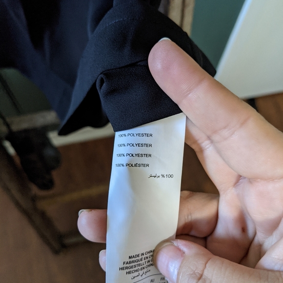 Simple black blouse - Picture 3 of 3